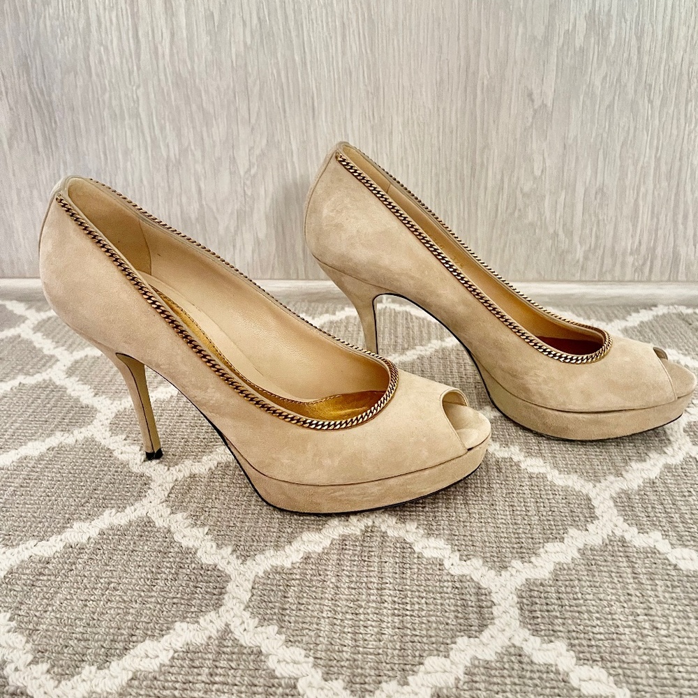 Fawn suede Gucci pumps. Size 37.5.